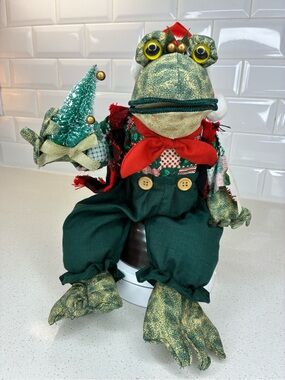 VTG  Christmas Berkeley Designs Singing Croaking Musical Sitting Frog